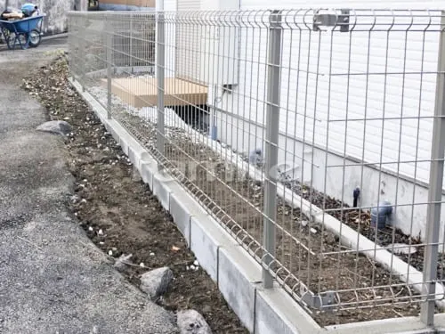 境界フェンス塀 LIXILリクシル ハイグリッドフェンスUF8型