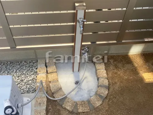 立水栓 ユニソン スプレスタンド70 蛇口2個 ピンコロ囲い モルタル仕上げ洗い場