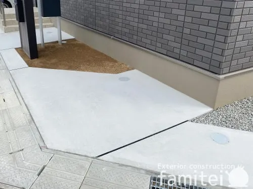 土間コンクリート 伸縮目地 門柱下 マサ土