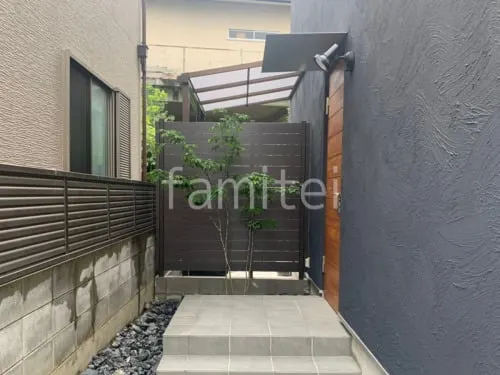 １階テラス屋根 （雨除け） YKKAP ソラリアF フラット屋根 スタンダード 壁付 人工木・樹脂 フェンス（木調） F＆F マイティウッド ベーシック極 高尺タイプ 目隠し 木調・ラティス 樹脂