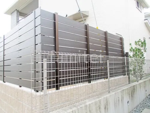 人工木・樹脂 フェンス（木調） F＆F マイティウッド ベーシック極 目隠し 木調・ラティス 樹脂