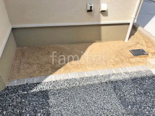 ピンコロ石花壇