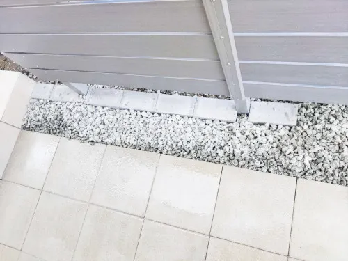 防犯砂利敷き バラス砕石 防草シート加工