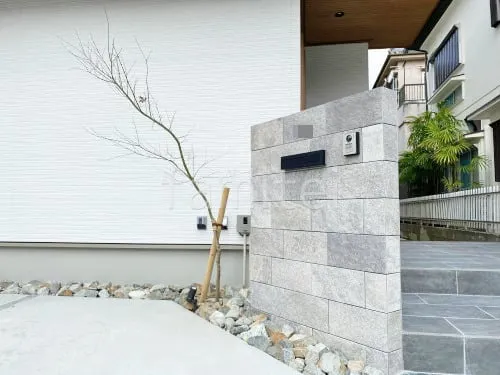 モダン門柱 壁タイル貼り LIXILリクシル ストーンタイプ