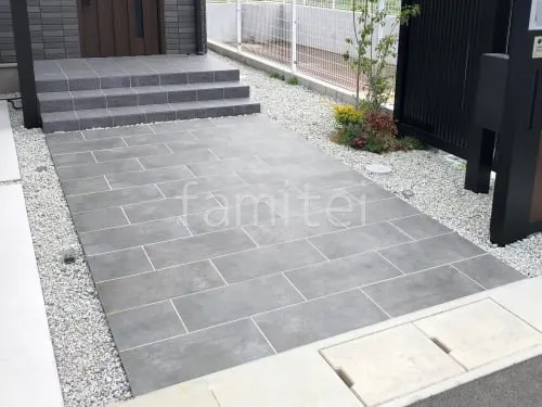 玄関アプローチ 床タイル貼り タカショー セラレバンテ の外構