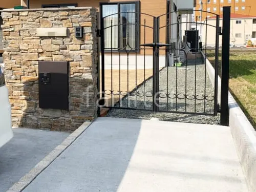 アプローチ 土間コンクリート仕上 ピンコロ石