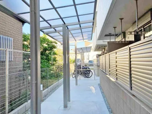 １階テラス屋根 連棟 （雨除け） YKKAP 独立式 レセパ Tタイプ フラット屋根 独立式 スタンダード