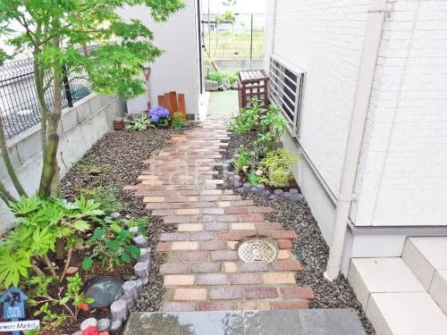 インターロッキング敷き 施主支給