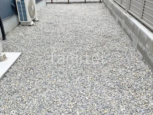 お庭 防犯砂利敷き バラス砕石 防草シート加工