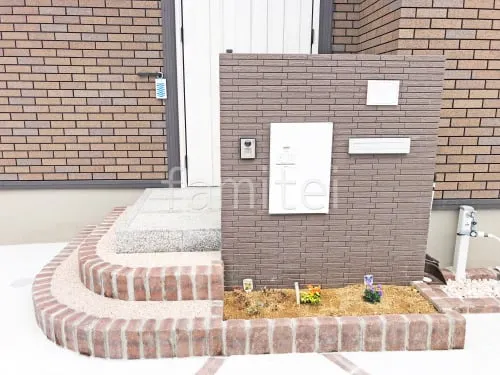 モダン門柱 壁タイル貼り LIXIL セラヴィオA