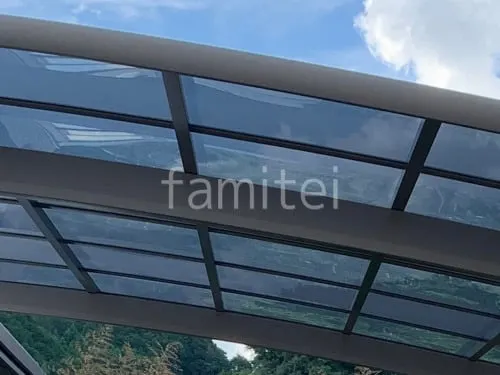 本体色：アーバングレー 屋根色：ブルースモーク（熱線遮断）