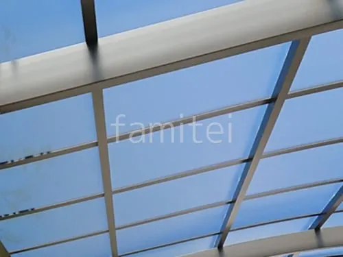 本体色：オータムブラウン 屋根色：クリアマットＳ