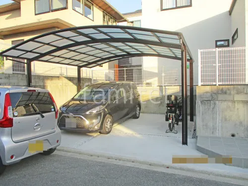 新築シンプル セミクローズ外構