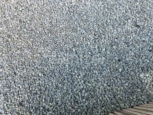 犬走り 防犯砂利敷き バラス砕石 防草シート加工