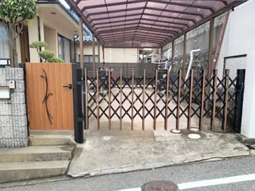 片開き 伸縮門扉 LIXIL 木製調QA HG型 ノンキャスター  片開き 門扉 YKKAP 木製調 ルシアスTM2C型 鋳物＋たて目隠し 