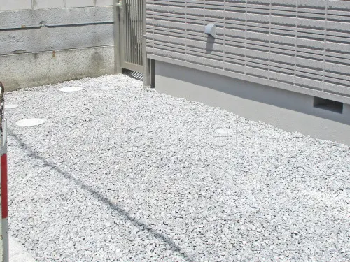 防犯砂利敷き バラス砕石 防草シート加工