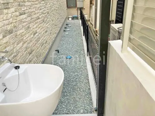 犬走り 防犯砂利敷き バラス砕石 防草シート加工