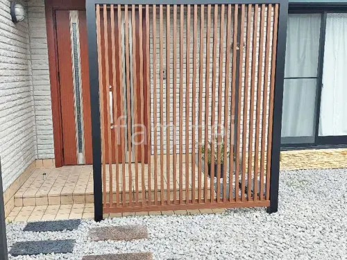 アルミ形材 フェンス LIXIL 木製調Gスクリーン 縦格子タイプ 木調・ラティス スクリーン・格子