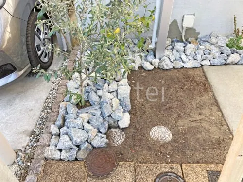 ロックガーデン 栗石敷き 揖斐石