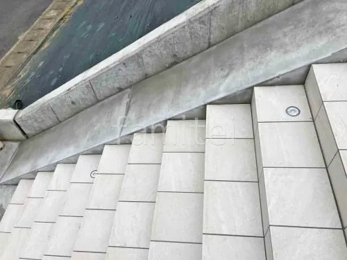 玄関アプローチスロープ モルタル仕上げ