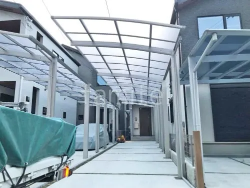 カーポート１台＋延長 （1.5台縦連棟） YKKAP アリュース アール屋根