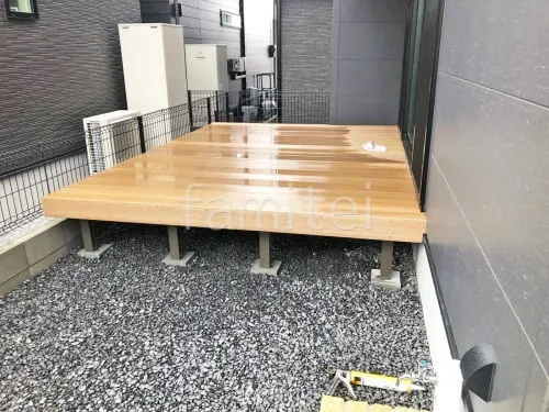 人工木デッキ  LIXIL 人工木 木彫 樹ら楽ステージ 