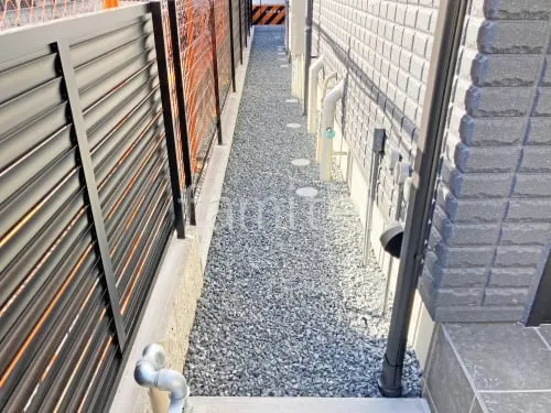 犬走り 防犯砂利敷き バラス砕石