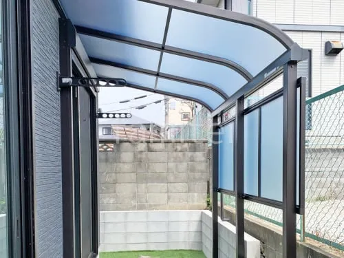 １階テラス屋根 （雨除け） YKKAP ソラリアR アール屋根 スタンダード 壁付