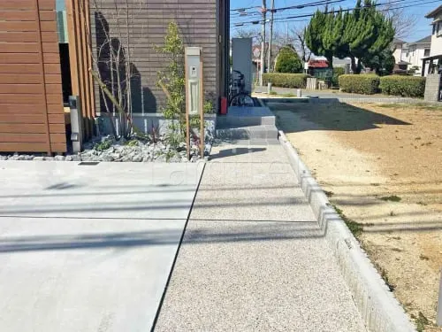 玄関アプローチ 床洗い出し仕上げ マチヤセレクト