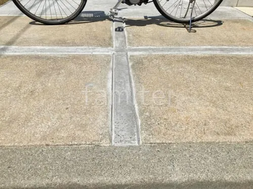 土間コンクリート 目地埋め