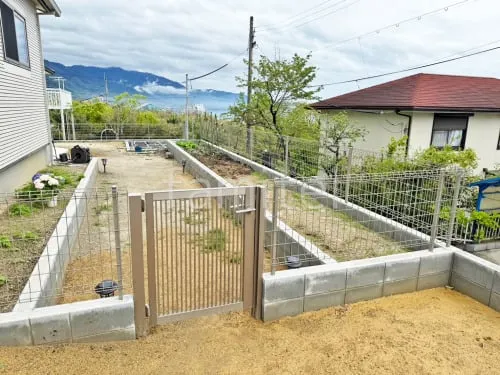 ブロック塀 （化粧ブロック） 太陽エコブロックス 普通CB  スチールメッシュ フェンス LIXIL ハイグリッドUF8型 境界・メッシュ