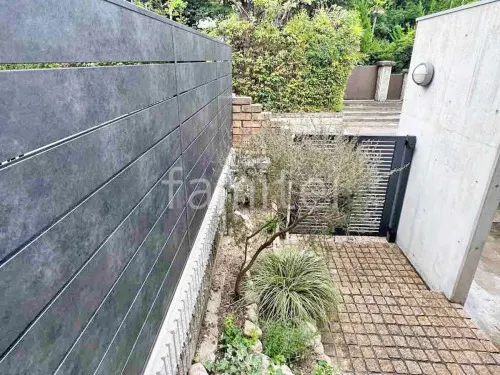 NANCY B ROBERTS　額縁　扉　裏庭 NANCY B ROBERTS 額縁 扉 裏庭 - メルカリ