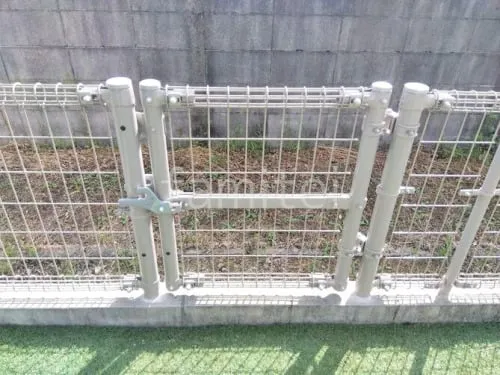 勝手口門扉 積水樹脂 メッシュフェンスM0門扉 片開き