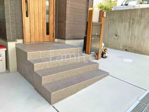 玄関アプローチ階段 床タイル貼り アイコットリョーワ エクソン