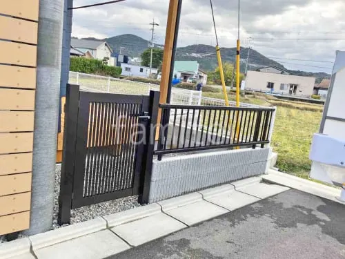 アルミ形材 フェンス YKKAP シンプレオT1型 縦格子22本  ブロック塀 （化粧ブロック） ユニソン シャモティ  片開き 門扉 YKKAP シンプレオTB1型 たて格子  ブロック塀 （化粧ブロック） ユニソン ジャスティ 