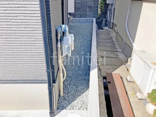 犬走り 防犯砂利敷き バラス砕石 防草シート加工