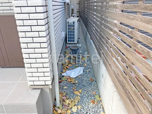 犬走り 防犯砂利敷き バラス砕石 防草シート加工