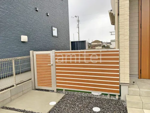 アルミ形材 フェンス YKKAP 木製調ルシアスYM1F型 横目隠し 目隠し 木調・ラティス 片開き 門扉 YKKAP 木製調 ルシアスYM1型 横目隠し 