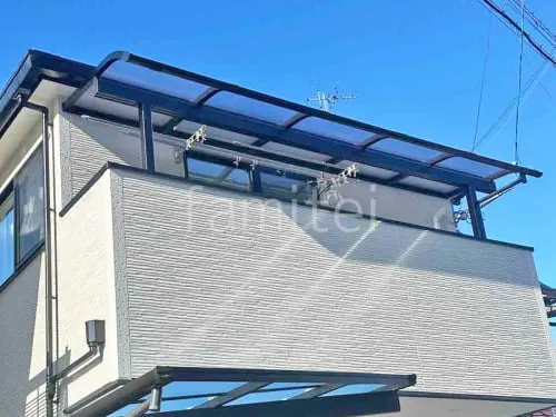 ２階ベランダ屋根  YKKAP ソラリアR アール屋根 スタンダード 壁付