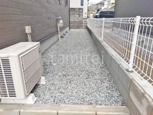 犬走り 防犯砂利敷き バラス砕石 防草シート加工