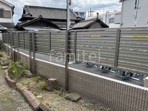 アルミ形材 フェンス LIXIL AB YS3型 横スリット3 2段柱 60角 上段のみ 目隠し