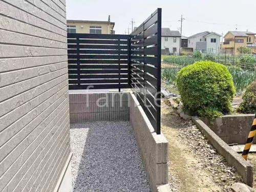 ブロック塀 （化粧ブロック） ユニソン ジャスティ  アルミ形材 フェンス 三協アルミ レジリア YK3型 横板格子 目隠し