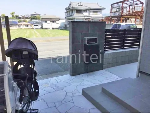 玄関アプローチ 床石貼り 乱形石 石英岩