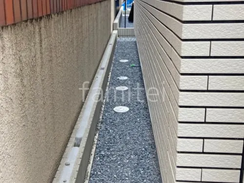 犬走り 防犯砂利敷き バラス砕石 防草シート加工