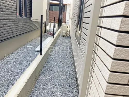 犬走り 防犯砂利敷き バラス砕石 防草シート加工