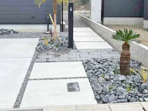 玄関アプローチ 土間コンクリート 床平板敷き  東洋工業 カルムペイブ