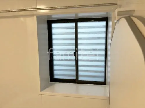 フリーサイズ窓枠