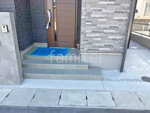 玄関アプローチ階段 床タイル貼り LIXIL パセオ