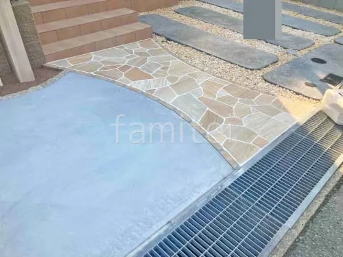 玄関アプローチ 床石貼り 乱形石 石英岩