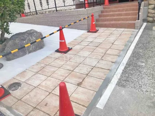 玄関アプローチ 床平板敷き ユニソン バレリア